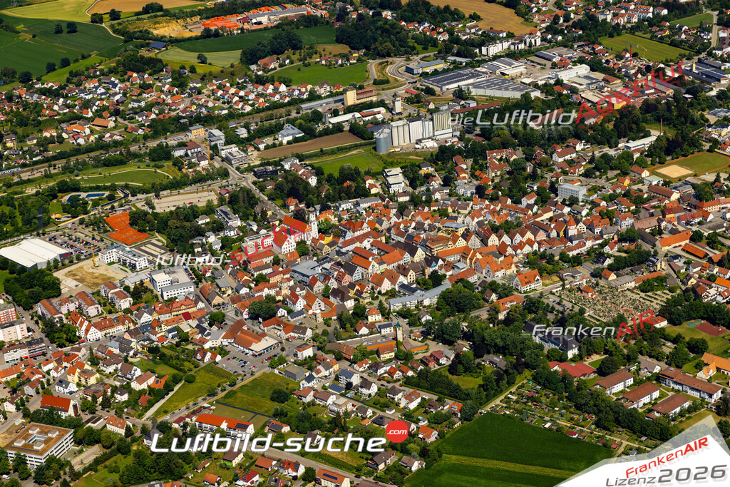 Das Luftbild der Stadt Aichach wurde 2022 vom Flugzeug heraus erstellt (keine Drohnen-Aufnahmen) Aufnahmehöhe ca.450 Meter- hohe Bildauflösung und Druck-Qualität. Garantiert!