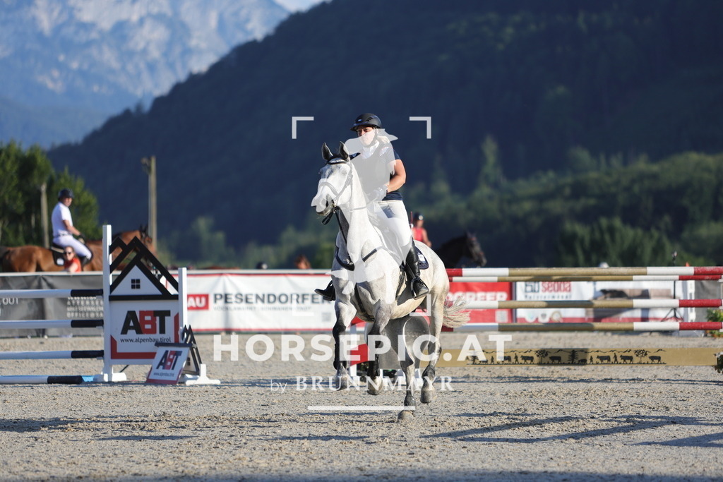 0P6A8186 | Willkommen bei Brunnmayr - Design & Fotografie – Ihrem Spezialisten für Reitturniere und Pferdeveranstaltungen in Oberösterreich, Salzburg und Bayern! Seit über 17 Jahren sind wir leidenschaftlich dabei.