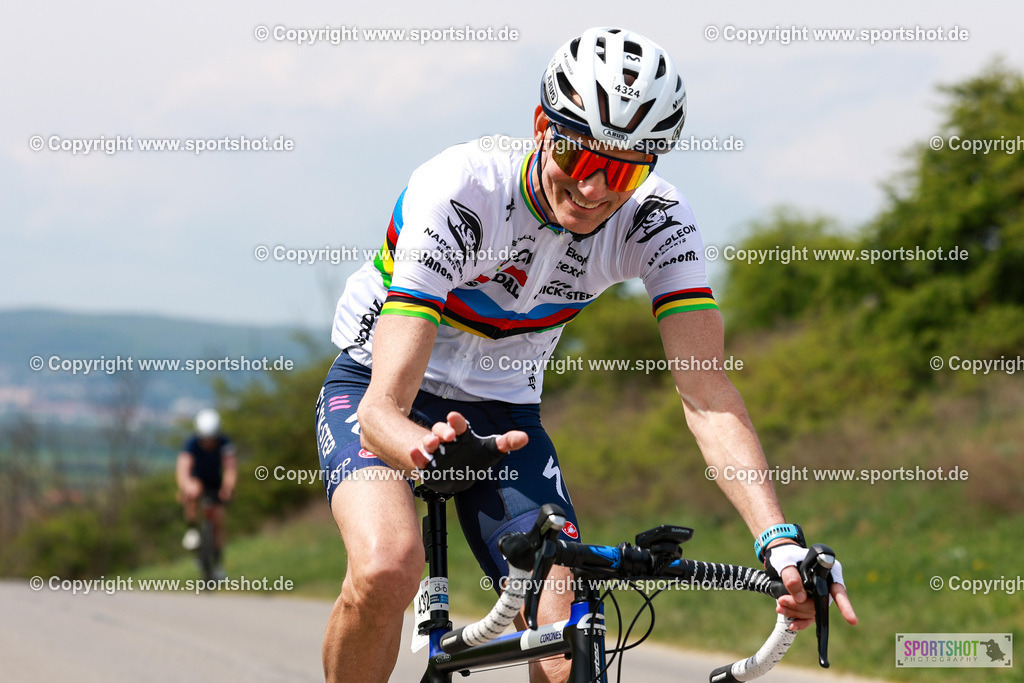 202_AR6_2140 | Neusiedlersee Radmarathon 2026@sportshot_your_pictrs #yourpictures#roadtowm2029 #nrm #neusiedlerseeradmarathon #neusiedlersee #neusiedlerseetourismus #burgenland #mörbisch #nrm26 #burgenlandtourismus #voglundco #poweredbyburgenlandtourismus #radsport #rad #marathon #ucigranfondo #visitburgenland #ucigranfondoworldseries