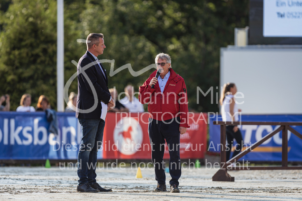 230728_BHO_Showprogramm-517 | Deine schönsten Turniermomente als professionelle Fotos! Entdecke hochwertige Pferdesport-Fotografie im Online-Shop. Jetzt Fotos finden & bestellen!