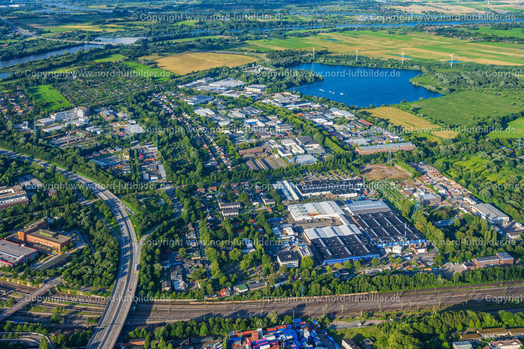 Hamburg_Harburg_Gewerbegebiet_ELS_9103040823 | HAMBURG 09.08.2023 Gewerbegebiet und Firmenansiedlung Großmoorbogengraben in Harburg in Hamburg. // Industrial estate and company settlement Grossmoorbogengraben in Harburg in Hamburg. Foto: Martin Elsen