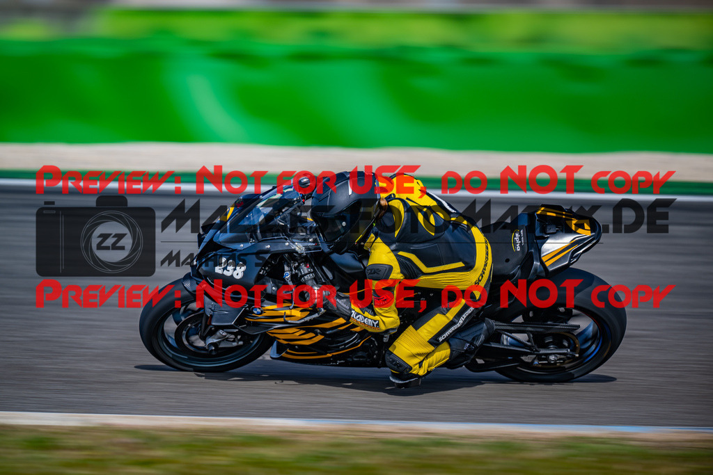 MaZZes_Fotomatrix_20260406_6007705_3717 | ROT