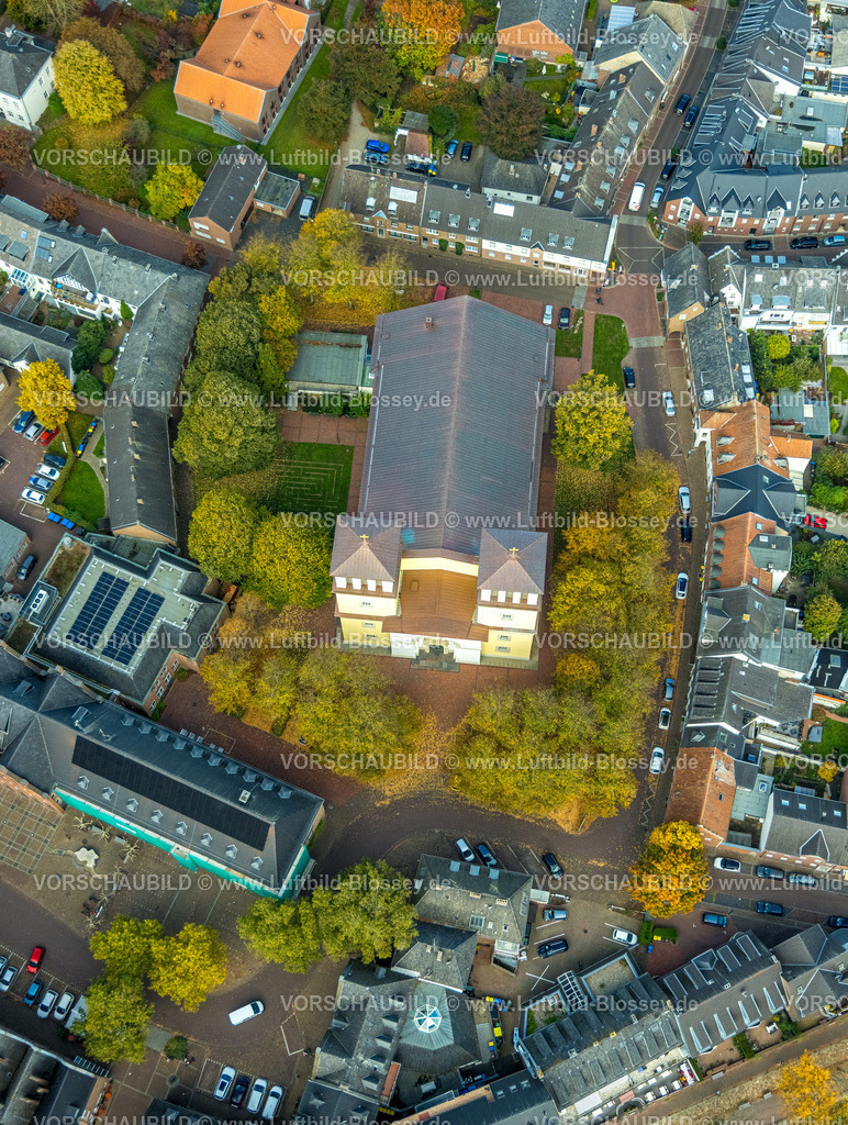 Rees251004883 | Luftbild, kath. Kirche St. Mariä Himmelfahrt, Rees, Niederrhein, Nordrhein-Westfalen, Deutschland