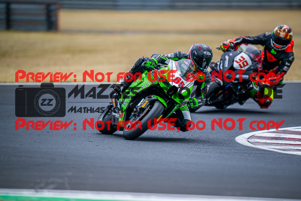 MaZZes_FotoMatrix_220624_2118 | PROSUPERSTOCK