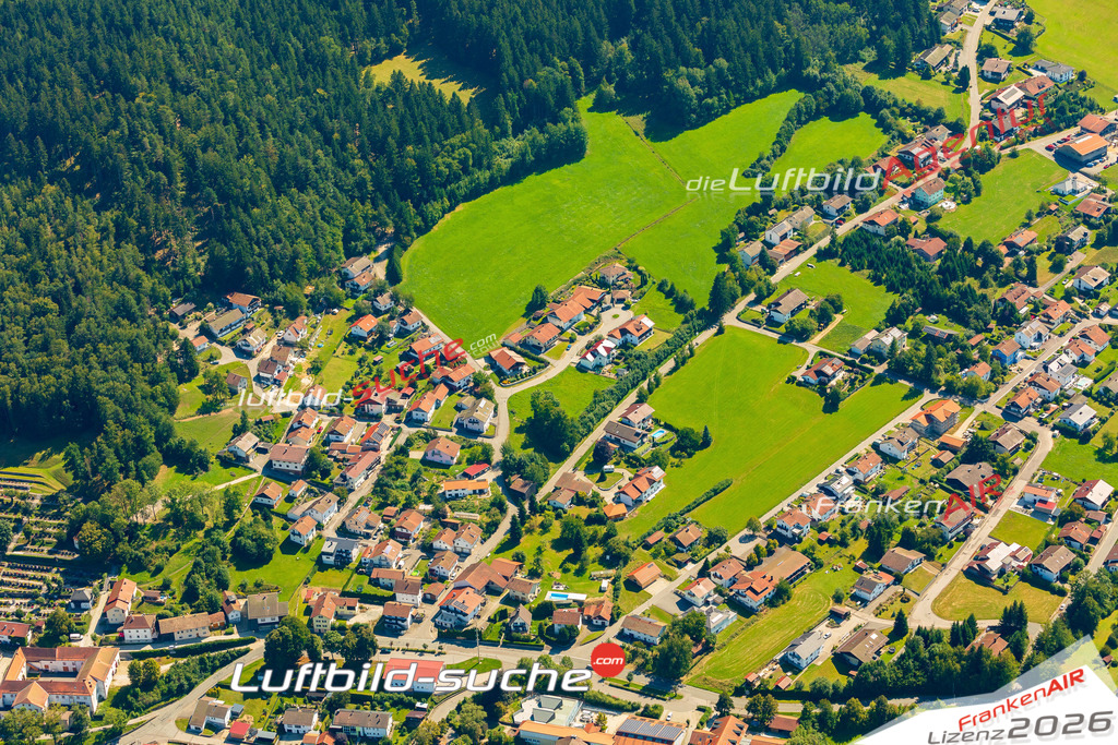 Luftaufnahme von Hohenwarth - Die Luftaufnahme wurde 2025 vom UL-Flugzeug heraus erstellt ( keine Drohne ) - Hochauflösende Luftaufnahme - für professionelle Ausdrucke geeignet. Die Geschenkidee !Mit Lizenz und Bildrechte bestellbar