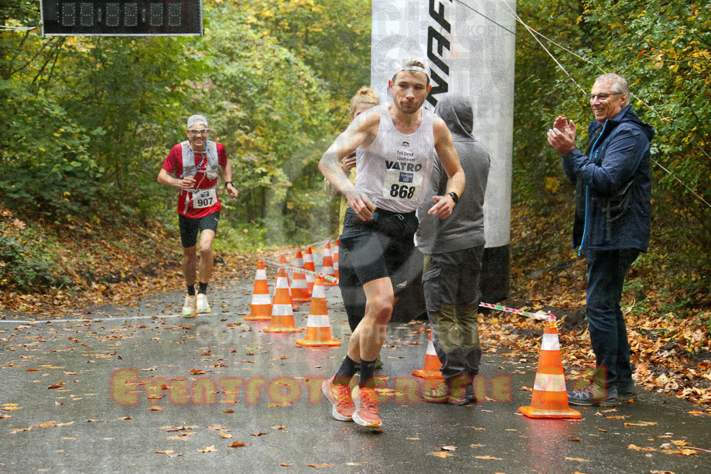 241027_0908_EX1_3253 | Sportfotografie im Rhein-Sieg Kreis, Köln, Bonn, NRW, Rheinland Pfalz, Hessen, etc. Unser Tätigkeitsfeld umfasst den Laufsport vom Volkslauf über den Marathon, Duathlon, Triathon bis zum Ultralauf wie Kölnpfad Ultra oder Schindertrail.