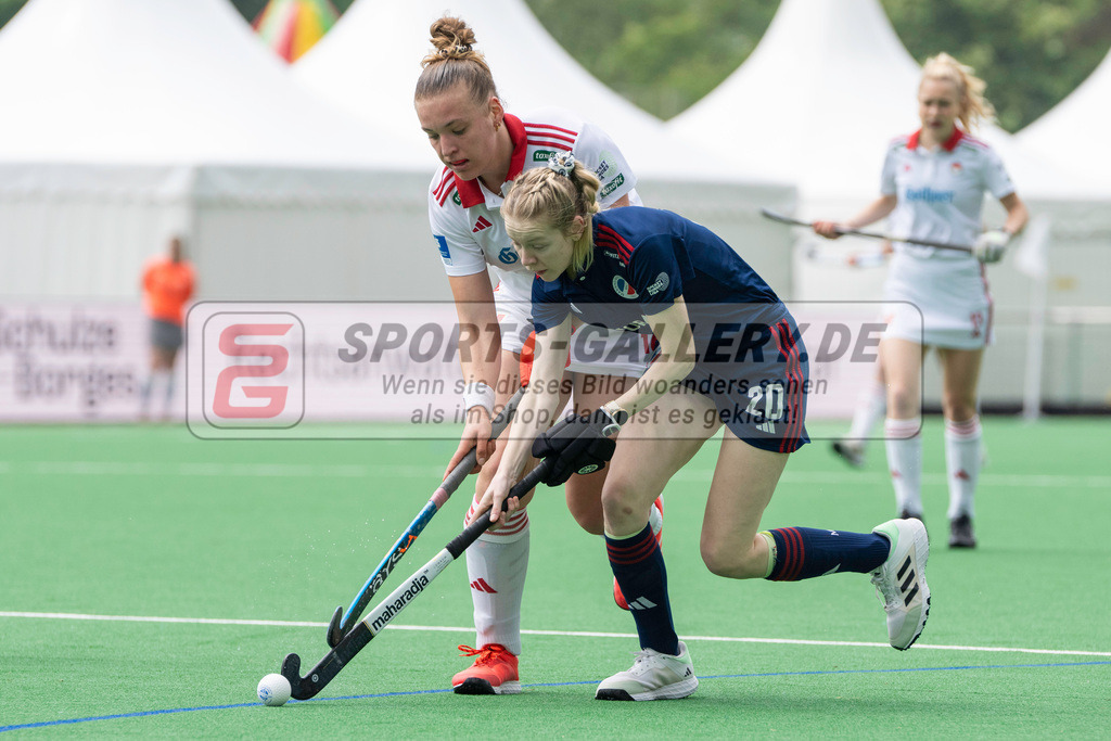 Final4_20240518-1206-0066 | Bonn, Deutschland, 18.05.2024: Naomi Heyn (Mannheimer HC) in Aktion waehrend des Spiels der Deutsche Feldhockey-Meisterschaften 2024 zwischen Final 4 Damen Rot Weiss Köln - Mannheimer HC im Bonner THV am 18.05.2024 in Bonn, Deutschland. (Foto von Stephan Fehrmann)

Bonn, Germany, 18.05.2024: Naomi Heyn (Mannheimer HC) in action during the game of Deutsche Feldhockey-Meisterschaften 2024 between Final 4 Damen Rot Weiss Köln - Mannheimer HC in Bonner THV at 18.05.2024 in Bonn, Deutschland. (Foto from Stephan Fehrmann)