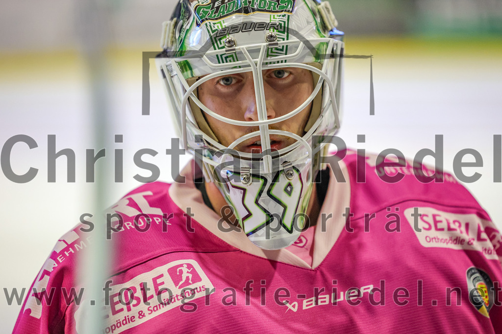 2025-10-28_062_TSV_Erding_gegen_Toelzer_Loewen | Erding, Deutschland, 28.10.2025:Eishockey, Oberliga Süd 2025 / 2026, 13. Spieltag, TSV Erding gegen Tölzer Löwen, Endergebnis: 2:5Torwart Leon Meder (Erding Gladiators, #39)Foto: Christian Riedel / fotografie-riedel.net