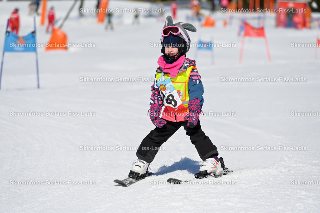 SRF_27.02.2026_522 | Skirennfotos,Serfaus,Fiss,Ladis,Kinderskirennen,Winter,Tirol,Oberland,skirace,SFL,feelfree,weil wir's genießen,ski,Ski,skifahren,Sonnenplateau, - Realisiert mit Pictrs.com