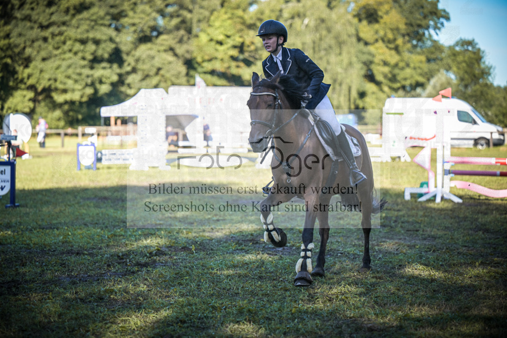 DOS_0600 | Entdecke hochwertige Reitturnierfotos von Foto Oger. Professionell, emotional und authentisch – jetzt Lieblingsmomente im Shop bestellen.Deutschlandweite Turnierfotografie. - Realisiert mit Pictrs.com