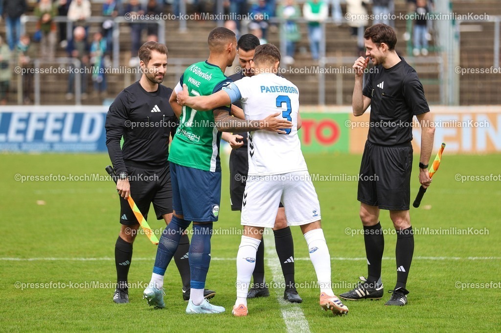 xKWIx12042601017 | 2026.04.12, xkwix, Fußball, Regionalliga West, FC Gütersloh -  SC Paderborn 07 II, Heidewaldstadion (Ohlendorf Stadion im Heidewald), 29.Spieltag, Saison 2025 / 2026: David Winke (FC Gütersloh #17) und Kerem Yalcin (SC Paderborn II #3) bei der Seitenwahl DFB regulations prohibit any use of photographs as image sequences and or quasi-video. Photo: xKamilxWilkowskixPressefotoKochx