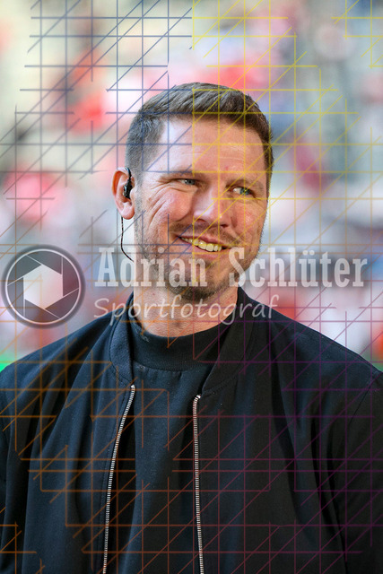 10.04.2026, GER, Fussball, Herren, 2. BL, Saison 2025/2026, Fortuna Düsseldorf - Holstein Kiel | Experte Fabian Klos lächelt, lacht 