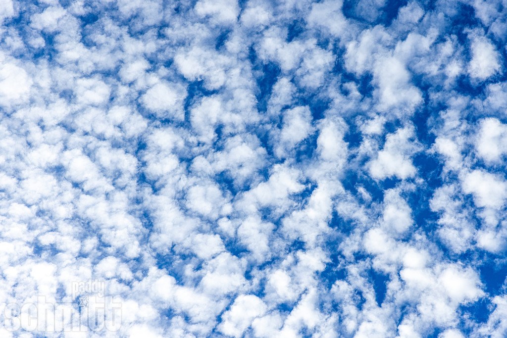 PS-Wolken-2026-8 | Entdecke die größte Bildgalerie der Region mit Fotografien aus dem Allgäu, der Bodenseeregion, Oberschwaben, dem Donautal und der Schwäbischen Alb. Landschaften, Luftaufnahmen und Reisefotografie als Wandbild und Fotokunst. - Realisiert mit Pictrs.com