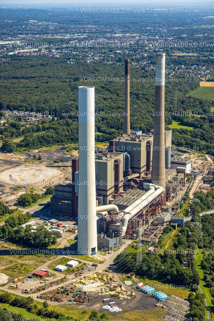 Voerde240802738 | Luftbild, Kraftwerk Voerde am Fluss Rhein, drei Schornsteine, stillgelegtes Steinkohlekraftwerk, Abfall und Überreste des Kühlturms, Möllen, Voerde, Ruhrgebiet, Niederrhein, Nordrhein-Westfalen, Deutschland
