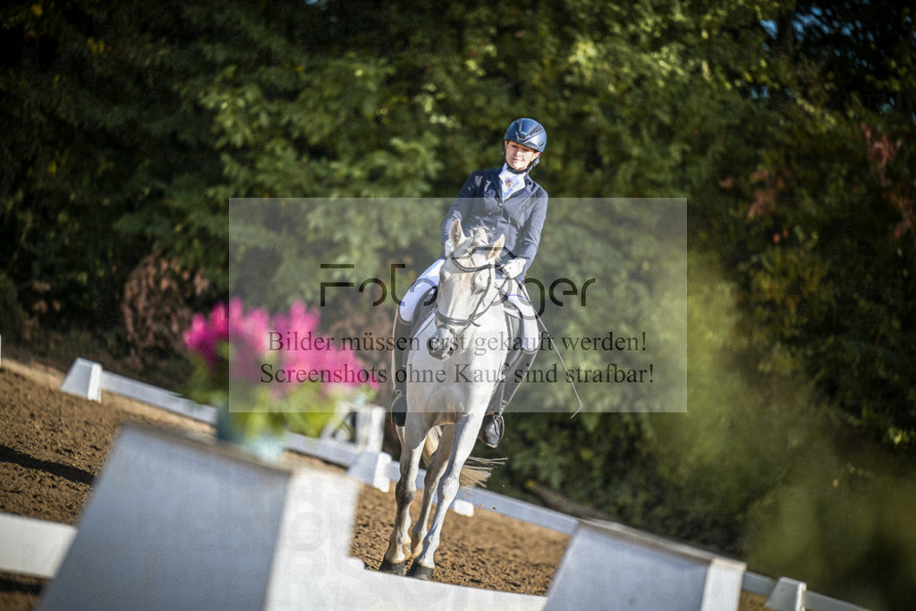 DOS_0723 | Entdecke hochwertige Reitturnierfotos von Foto Oger. Professionell, emotional und authentisch – jetzt Lieblingsmomente im Shop bestellen.Deutschlandweite Turnierfotografie. - Realisiert mit Pictrs.com