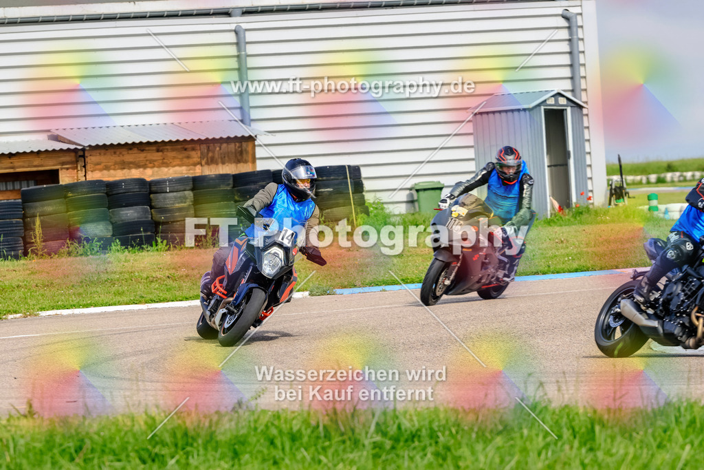 MotoTeam-8444 | Hier findet Ihr Bilder von Touristenfahrten auf der Nürburgring Nordschleife oder von anderen Veranstaltungen die ich besucht habe. Viel Spass beim Durch Schauen 