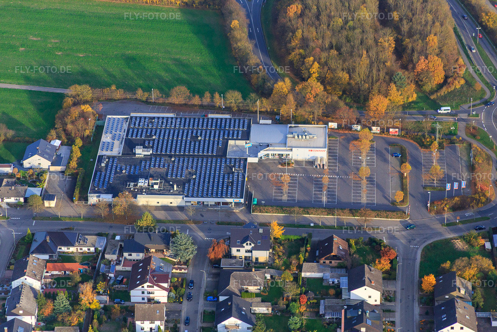 Luftbild: EDEKA Kissel SBK Kandel in Kandel im Bundesland Rheinland-Pfalz in Deutschland. Foto: IMG_085236.jpg vom 08.11.2015 durch Werner Riehm/FLY-FOTO.deEDEKA Kissel SBK - Kandel | Edeka Kissel SBK