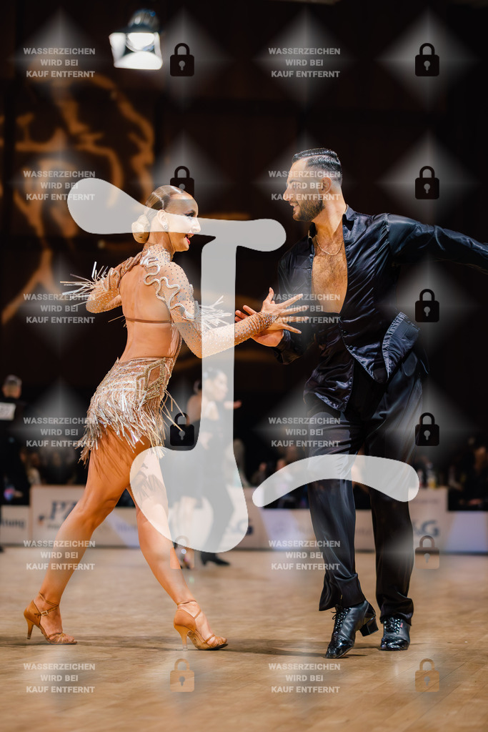 Goldstadtpokal 2025 - WDSF World Open Latin 13th (53) Mark Polishchuk _ Domenica Erontschenko (TC Rot-Weiss Casino Mainz)-2025-01-25-8110 | Webshop for digital downloads and prints of dance sport, event & show photographer Julian Link - Realisiert mit Pictrs.com