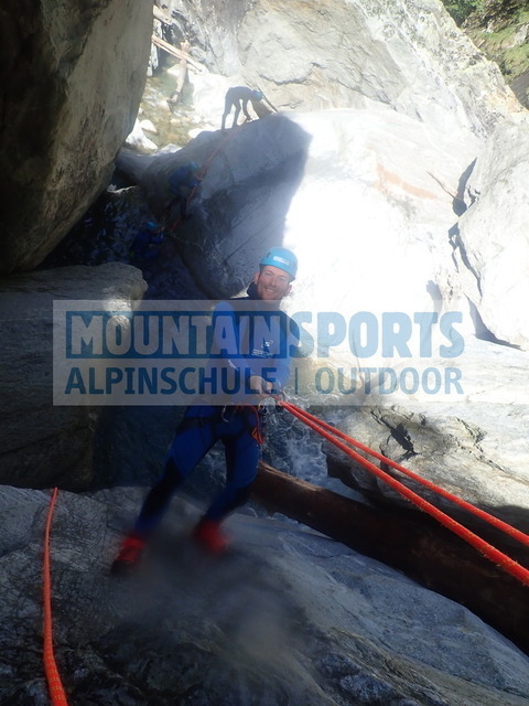 P9200039 | Bestelle die Bilder deines Berg- oder Wasser-Abenteuers mit Mountain Sports bequem von zu Hause aus direkt über unseren Online Fotoshop von pictrs.com. - Realisiert mit Pictrs.com