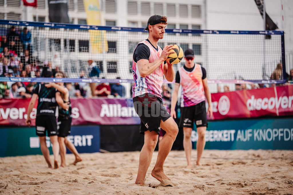 Beachvolleyball | Männer | Allianz German Beach Tour 2025 | Tourstop Berlin | 24.08.2025 | Max Just ärgert sich