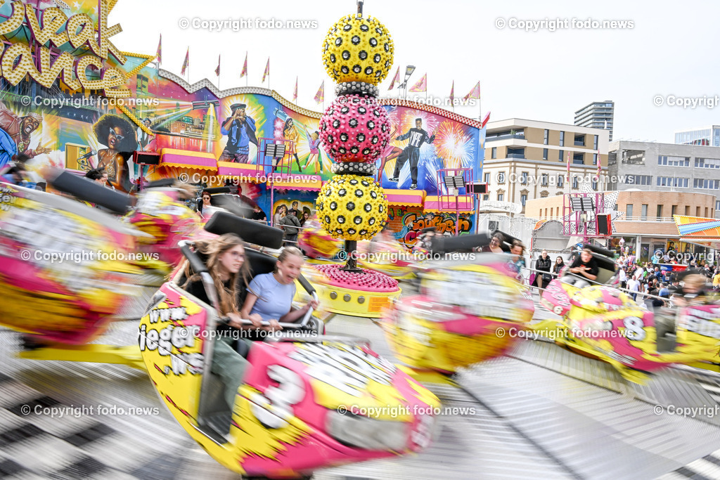 Urfahraner Jahrmarkt 2023_ 01.05.2023-8 | 01.05.2023, Linz, AUT, Urfahraner Jahrmarkt 2023 Fruehjahr, im Bild Break Dance
