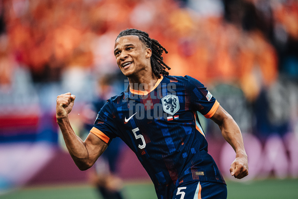 Fußball | Herren | UEFA-Fußball-Europameisterschaft 2024 | Gruppe D | Polen vs. Niederlande | 16.06.2024 | Nathan Ake (#5, Niederlande) jubelt