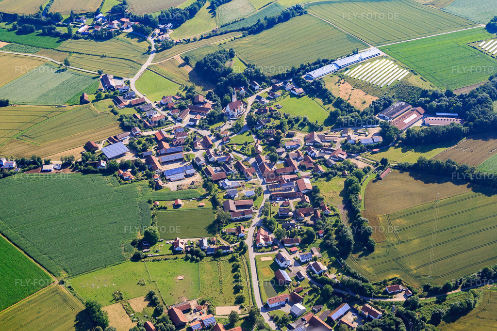 Luftbild: Ortsansicht von Südwesten im Ortsteil Hadersbach in Geiselhöring im Bundesland Bayern in Deutschland. Foto: IMG_090561.jpg vom 03.07.2016 durch Werner Riehm/FLY-FOTO.de