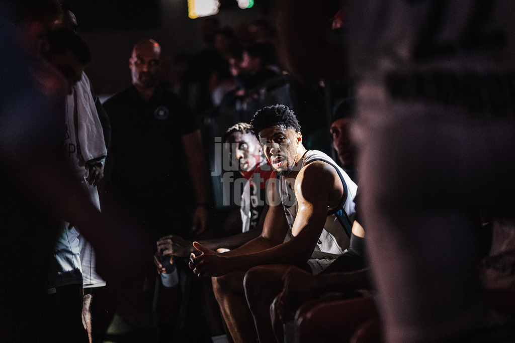 Basketball | Männer | Saison 2024/2025 | easyCredit Basketball Bundesliga | 18. Spieltag | Veolia Towers Hamburg vs. FIT/One Würzburg Baskets | 26.01.2025 | Jordan Barnett (#21, Veolia Towers Hamburg)