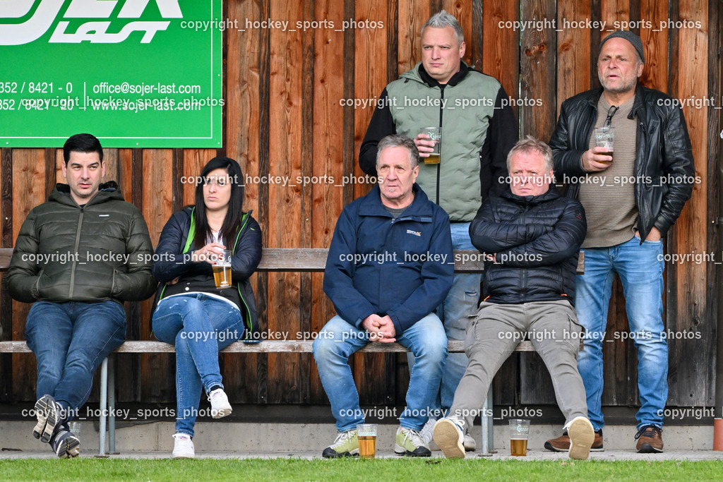 Dellach Gail vs. Rapid Lienz | Besucher Sportplatz Dellach Gail, Dellach Gail vs. Rapid Lienz, Dellach Gail vs. Rapid Lienz am 26.04.2024 in Dellach (Sportplatz Dellach Gail), Austria, (Photo by Bernd Stefan)