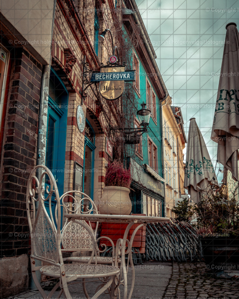 Becherovka II | Kaufen sie online außergewöhnliche Fotografien auf Leinwand Acrylglas Fotoprint Aludibond von holgerweigeltfotografie - Realisiert mit Pictrs.com