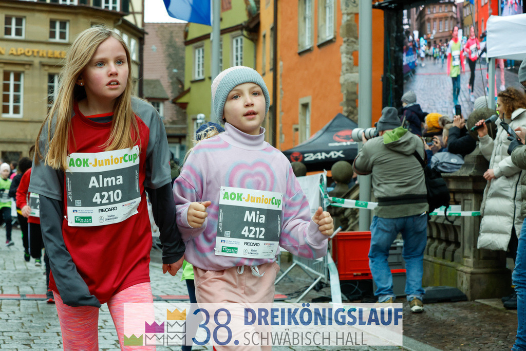 400m AOK Junior Cup | 3 Koenigslauf 2024 400m AOK Junior Cup - Realisiert mit Pictrs.com