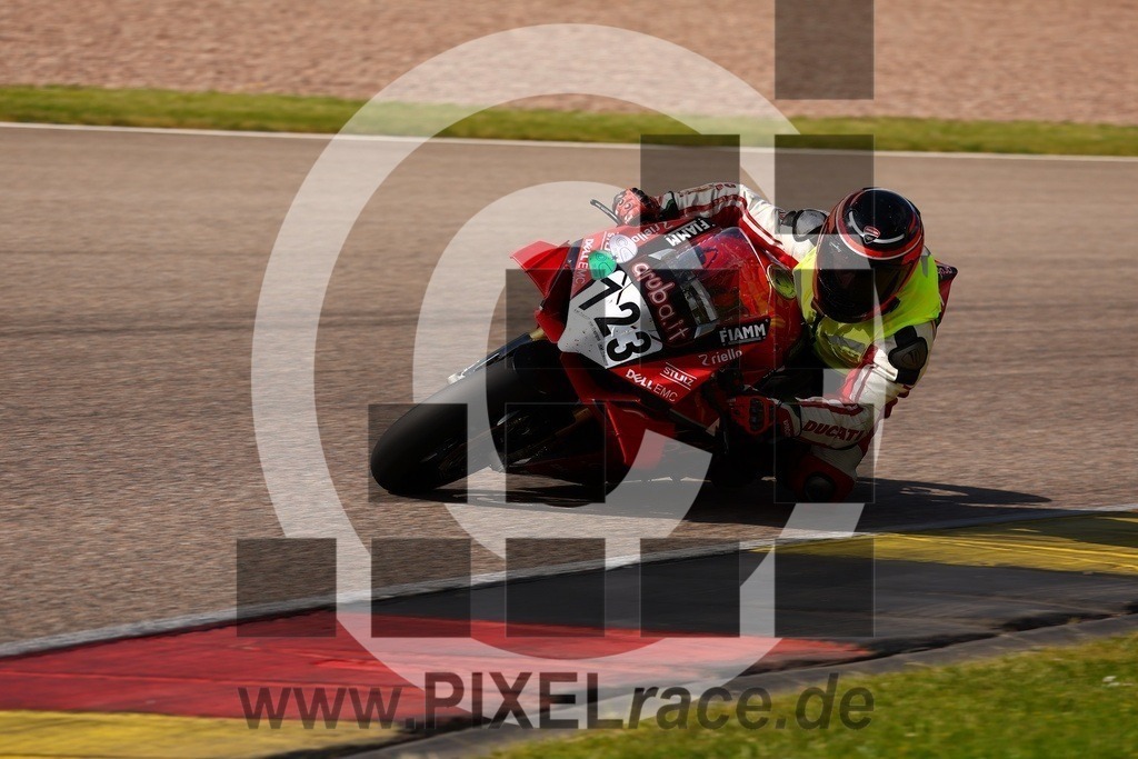 0723-20250526_04098 | Schöne Erinnerungen an spannende Momente - das festzuhalten ist unser Job. PIXELrace.de ist seit 2003 auf den Rennstrecken Europas unterwegs um die Action draußen beim Fahren und die wunderbare Stimmung imm Fahrerlager für euch einzufangen.