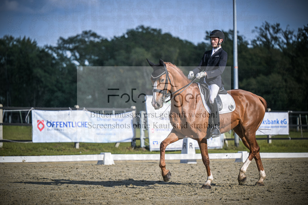 DOS_3417 | Entdecke hochwertige Reitturnierfotos von Foto Oger. Professionell, emotional und authentisch – jetzt Lieblingsmomente im Shop bestellen.Deutschlandweite Turnierfotografie. - Realisiert mit Pictrs.com
