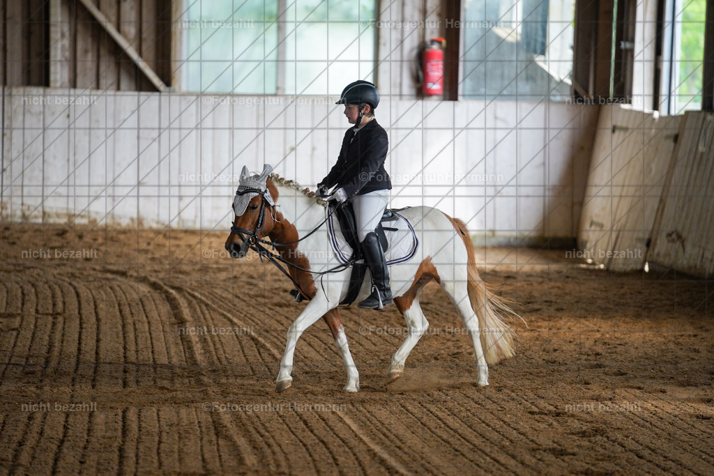 20230521-FAH05877 | Frühjahrsturnier, Landsberg am Lech, 2023, Reitclub Landsberg, Turnierbilder, Fotos Turnier Landsberg, Fotoagentur Herrmann, Turnierfotografen Bayern, Reitsport Fotograf, Pferde Fotograf
