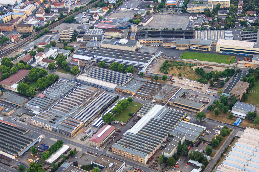 Luftbild: KSB SE & Co. KGaA in Frankenthal im Bundesland Rheinland-Pfalz in Deutschland. Foto: IMG_69230.jpg vom 24.06.2014 durch Werner Riehm/FLY-FOTO.deAuflösung des Originals: 4752 x 3168 pxKSB - Einer der führenden Pumpenhersteller seit 150 Jahren | KSB