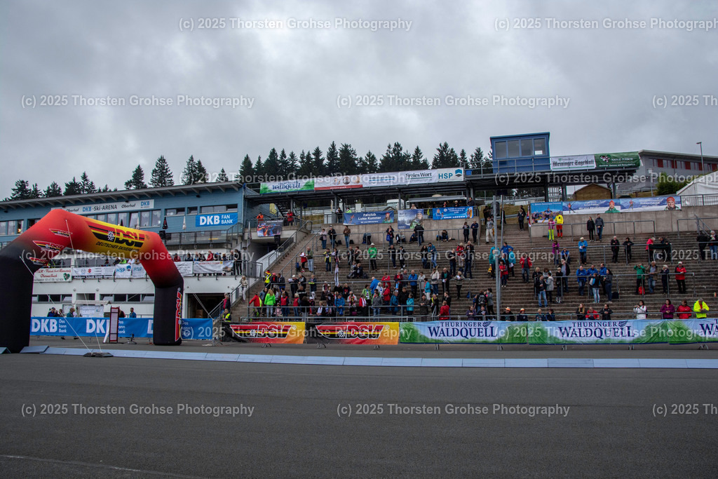Deutsche Meisterschaften Biathlon | Deutsche Meisterschaften Biathlon, Speziallanglauf Frauen am 14.09.2018 in der DKB SKI ARENA in Oberhof, (Deutschland)

Bild: Zuschauertribühne - Realisiert mit Pictrs.com