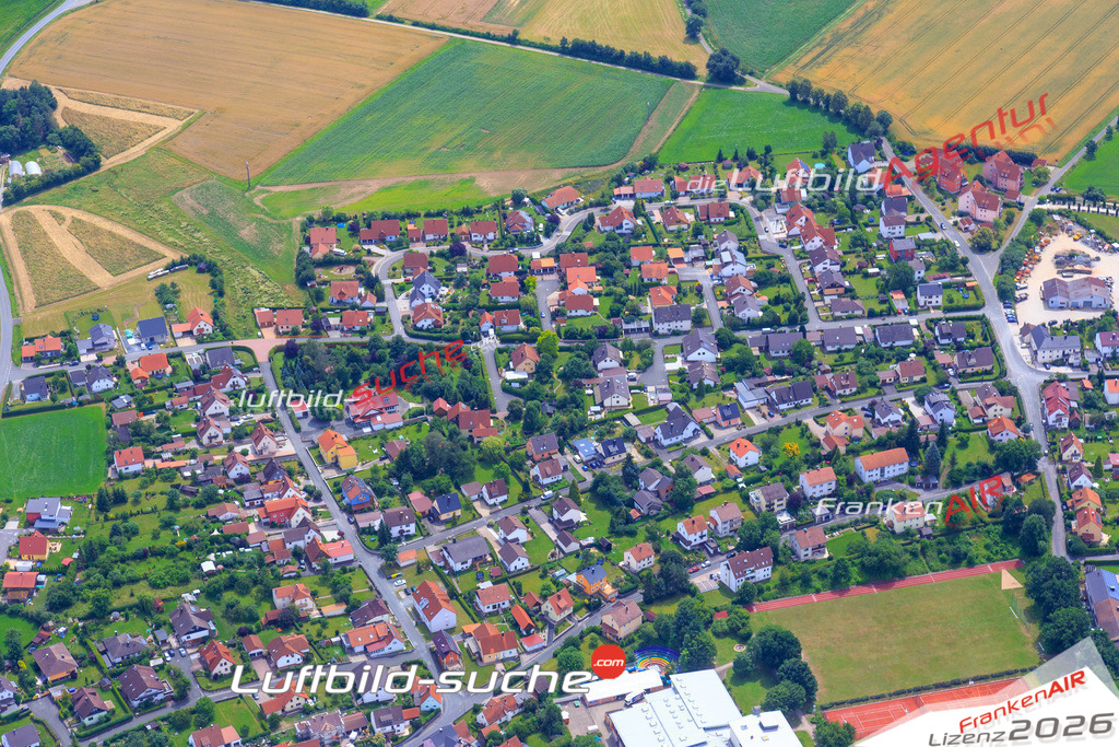 Die Luftaufnahme der Stadt Küps wurde vom UL-Flugzeug heraus erstellt ( keine Drohne )- hohe Auflösung für beste Qualität