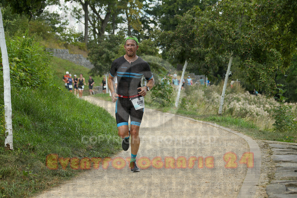 250824_1356_EX1_4335 | Sportfotografie im Rhein-Sieg Kreis, Köln, Bonn, NRW, Rheinland Pfalz, Hessen, etc. Unser Tätigkeitsfeld umfasst den Laufsport vom Volkslauf über den Marathon, Duathlon, Triathon bis zum Ultralauf wie Kölnpfad Ultra oder Schindertrail.