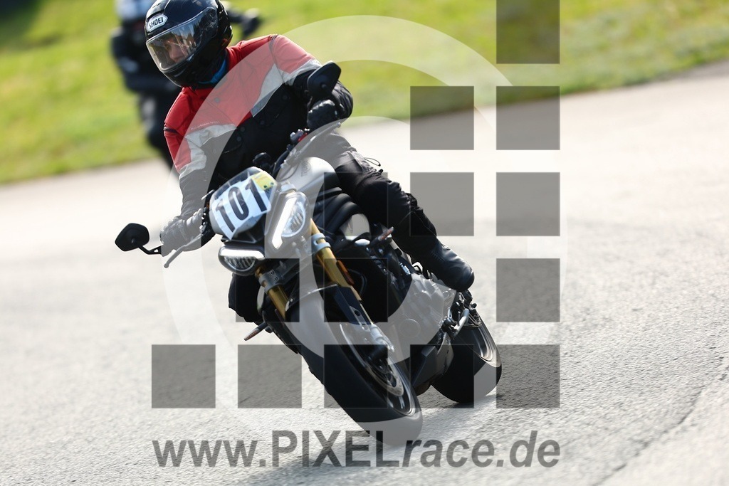 0101-20260509_02896 | Schöne Erinnerungen an spannende Momente - das festzuhalten ist unser Job. PIXELrace.de ist seit 2003 auf den Rennstrecken Europas unterwegs um die Action draußen beim Fahren und die wunderbare Stimmung imm Fahrerlager für euch einzufangen.