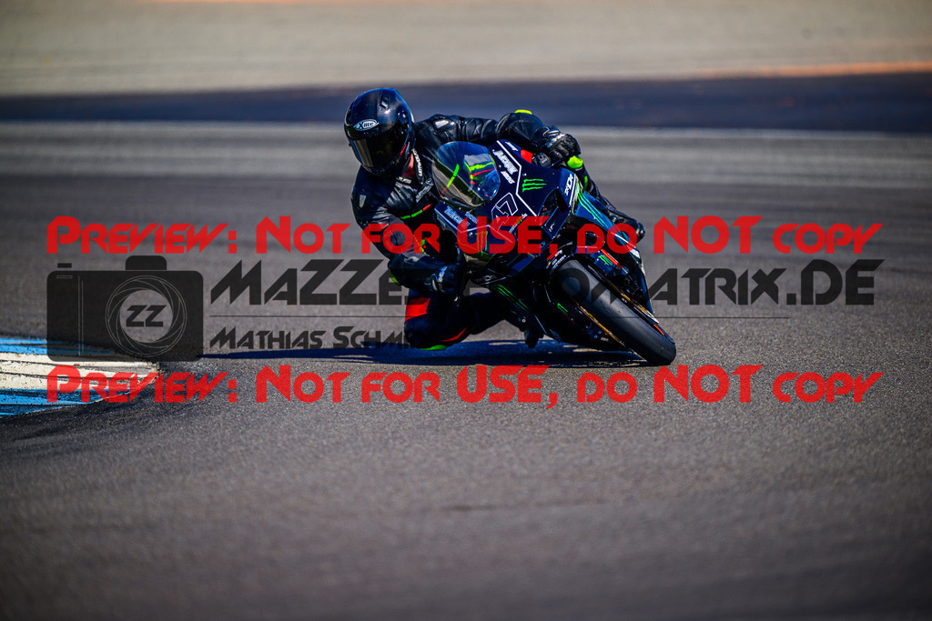 MaZZes_FotoMatrix_240520_6021986_7677 | WEISS