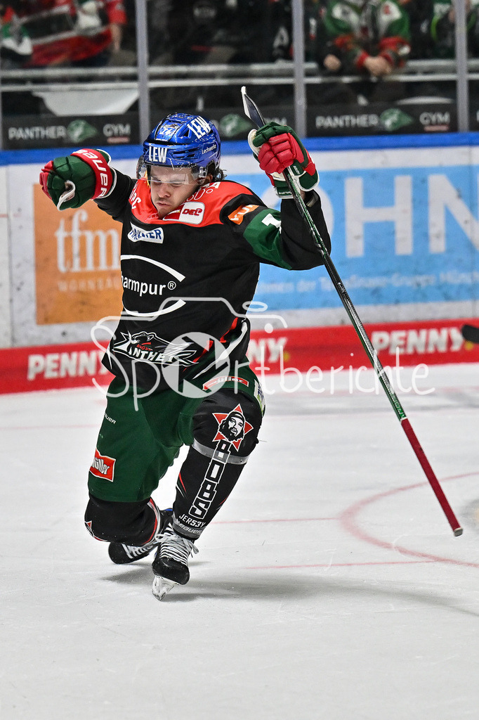 Augsburger Panther - Schwenninger Wild Wings | Jubel der Panther nach dem Treffer zum 2-3 druch D. J. BUSDEKER (Augsburger Panther #14) / Freude / Happy / Tor / Torschuetze / DEL: Augsburger Panther - Schwenninger Wild Wings, Curt Frenzel Stadion am 24.01.2025