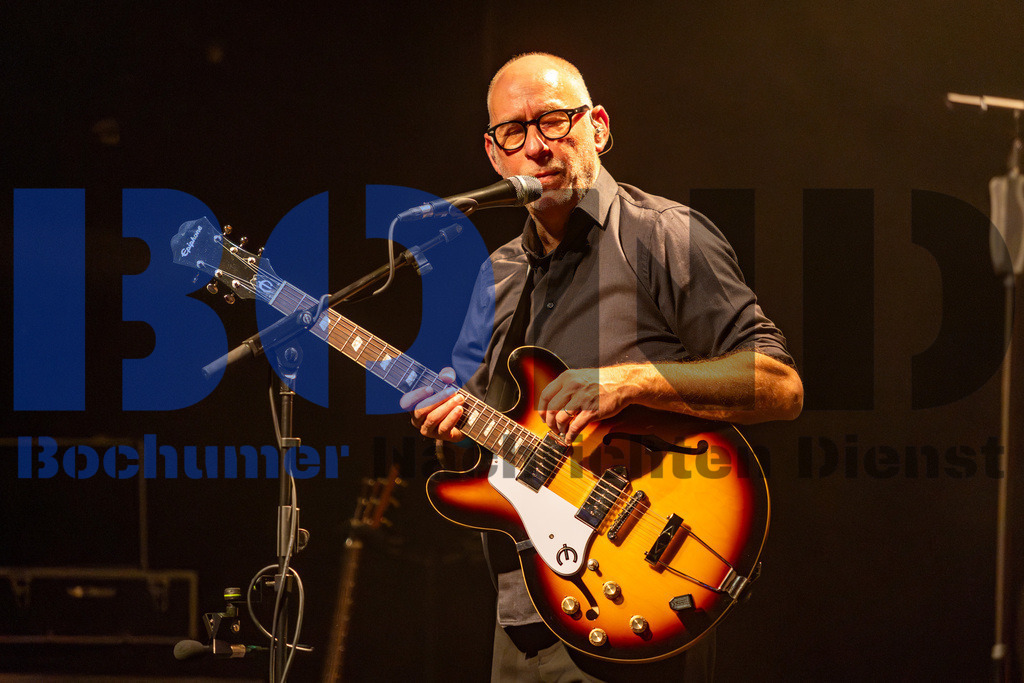 SES_GBAZEC20241227-46 | bond - Realisiert mit Pictrs.com