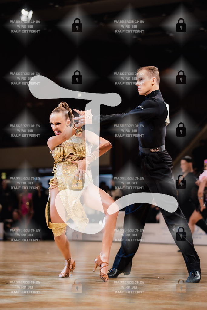 Goldstadtpokal 2025 - WDSF Open Latin Youth 8th (92) Sean Baciak _ Veronika Vilemova (Slovak Republic)-2025-01-25-7199 | Webshop for digital downloads and prints of dance sport, event & show photographer Julian Link - Realisiert mit Pictrs.com