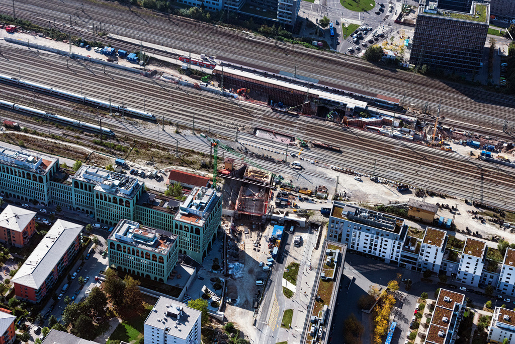 dr__0054698.jpg | MüNCHEN 15.09.2020 Wartungsarbeiten an einem Schienen- Gleis- und Oberleitungsstrang im Streckennetz der Deutschen Bahn zwischen den Haltestellen München Hirschgarten und München Laim in München im Bundesland Bayern, Deutschland. // Maintenance work on a rail track and overhead wiring harness in the route network of the Deutsche Bahn in Munich in the state Bavaria, Germany. Foto: Daniel Reiter