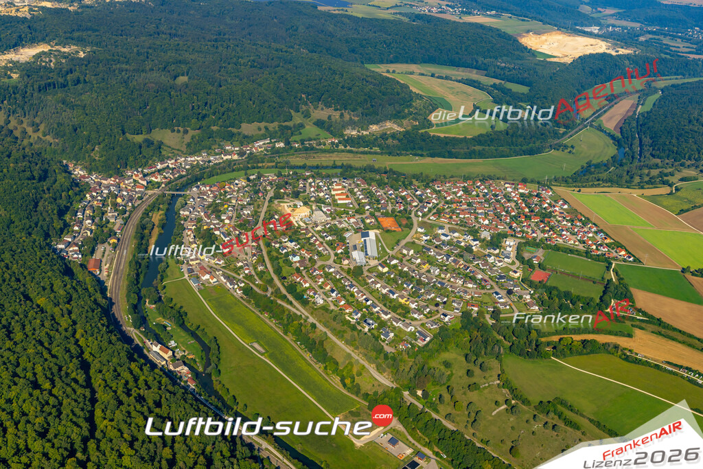 Das Luftbild zeigt :  Solnhofen - Die Luftaufnahme wurde 2024 vom UL-Flugzeug aus erstellt ( keine Drohne ) - Hochauflösende Luftaufnahme - Für grossformatige Ausdrucke geeignet. Die Geschenkidee !Mit Lizenz und Bildrechte bestellbar