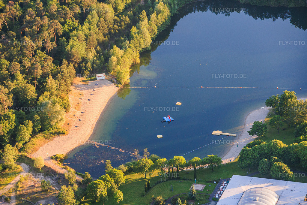 Luftbild: Strandbad Rülzheim in Rülzheim im Bundesland Rheinland-Pfalz in Deutschland. – Foto: IMG_156817.jpg vom 22.05.2026 durch Werner Riehm/FLY-FOTO.de – Auflösung des Originals: 6000 x 4000 px – Strandbad | VG Ruelzheim
