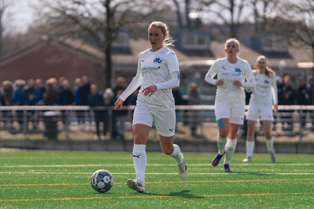 Fußball I Frauen I Saison 2025-2026 I Landesliga Weser-Ems I 13. Spieltag I BW Lohne - SV Olympia Uelsen I 9255 | jns.sportfotos - Realisiert mit Pictrs.com
