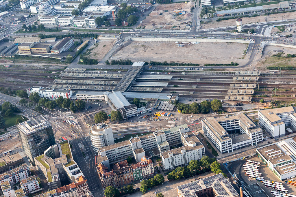 Luftbild: Einkaufszentrum Kurfürsten-Passage am Hbf-Ost im Ortsteil Bergheim in Heidelberg im Bundesland Baden-Württemberg in Deutschland.Foto: IMG_117065.jpg vom 25.08.2019 durch Werner Riehm/FLY-FOTO.deAuflösung des Originals: 5472 x 3648 px