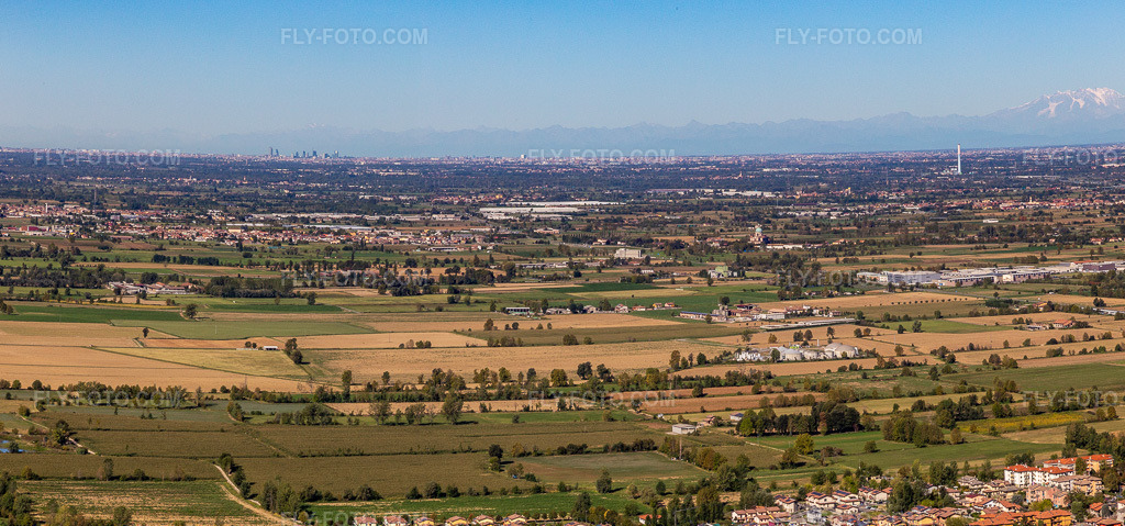 Aerial view: View of the town in the district Lambrate in Mailand in the state Lombardy, Italy. – Photo: IMG_134376-Pano.jpg taken on 09/18/2022 by Werner Riehm/FLY-FOTO.com – Resolution of the original: 7413 x 3466 px