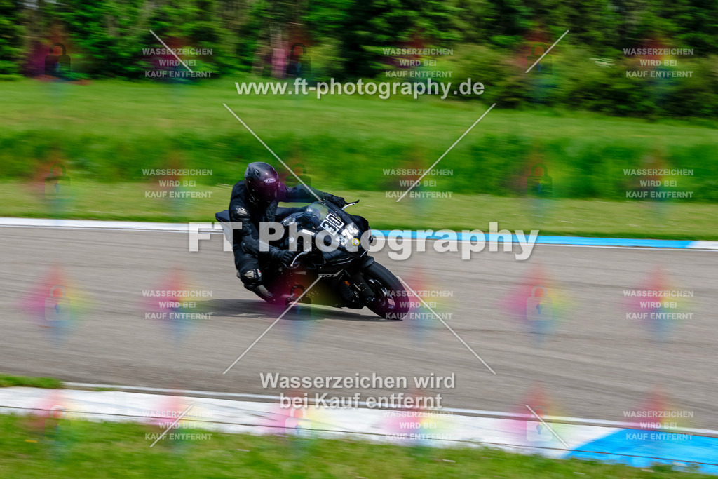 MotoTeam-9333 | Hier findet Ihr Bilder von Touristenfahrten auf der Nürburgring Nordschleife oder von anderen Veranstaltungen die ich besucht habe. Viel Spass beim Durch Schauen 